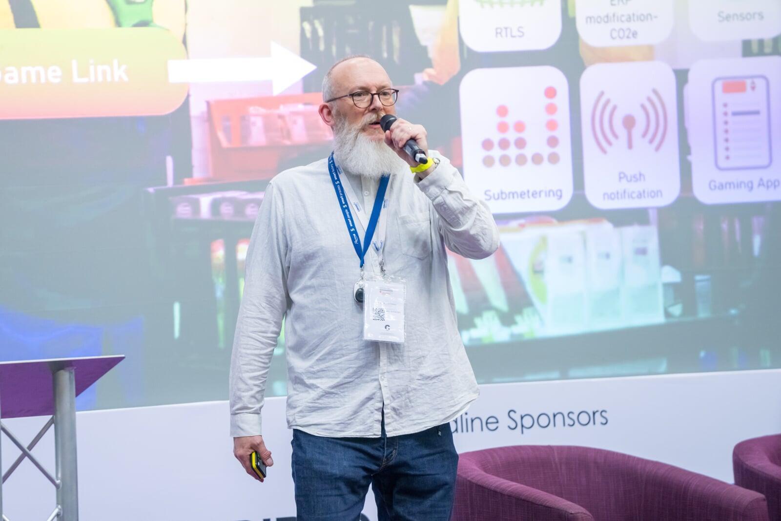 Speaker presenting at Sustainable Food Factory Conference